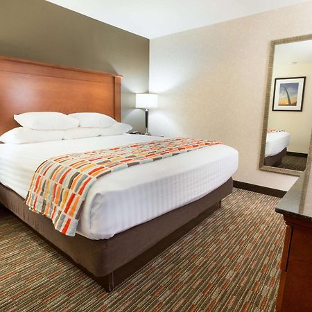 Drury Inn & Suites St. Louis Creve Coeur Exterior photo