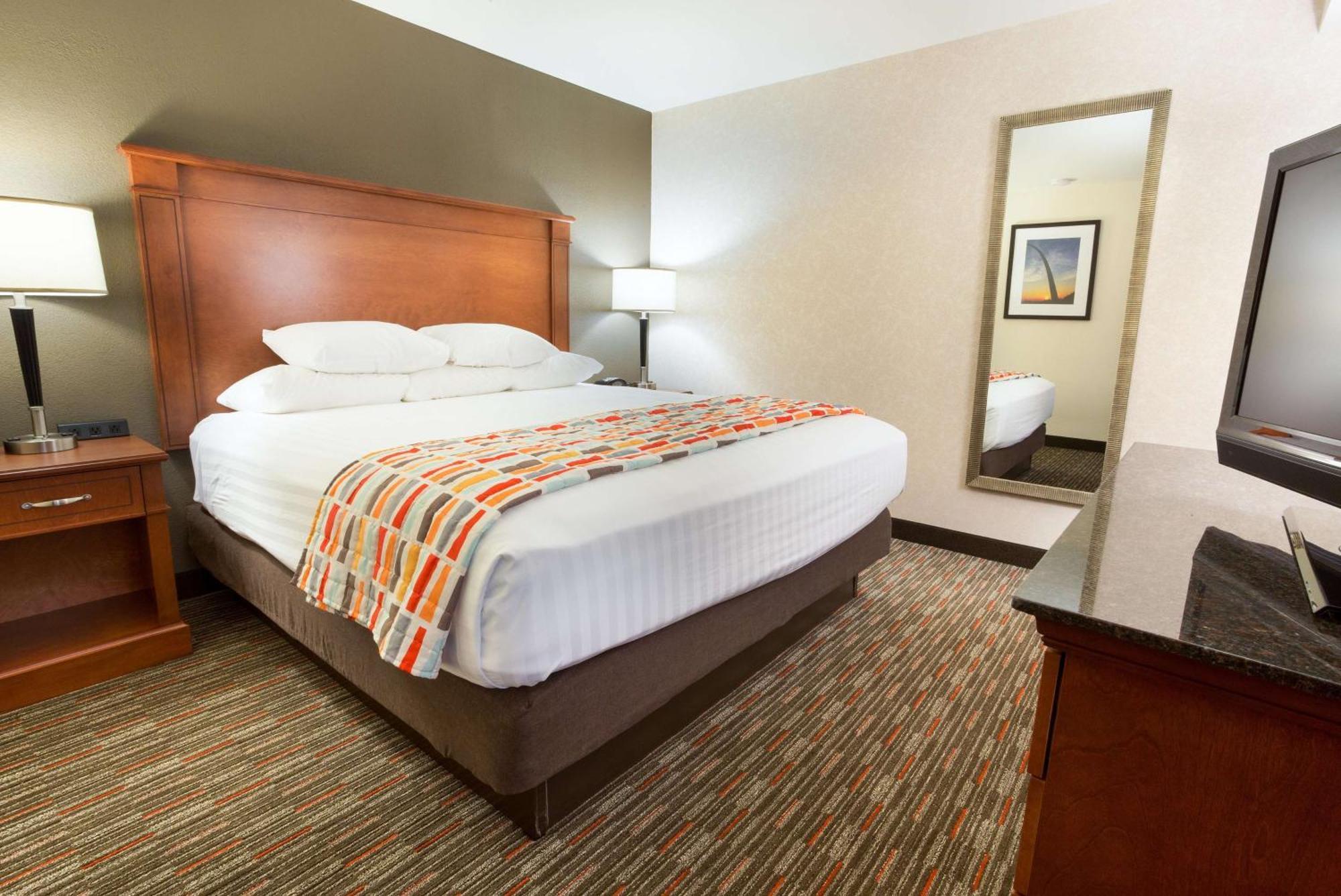 Drury Inn & Suites St. Louis Creve Coeur Exterior photo