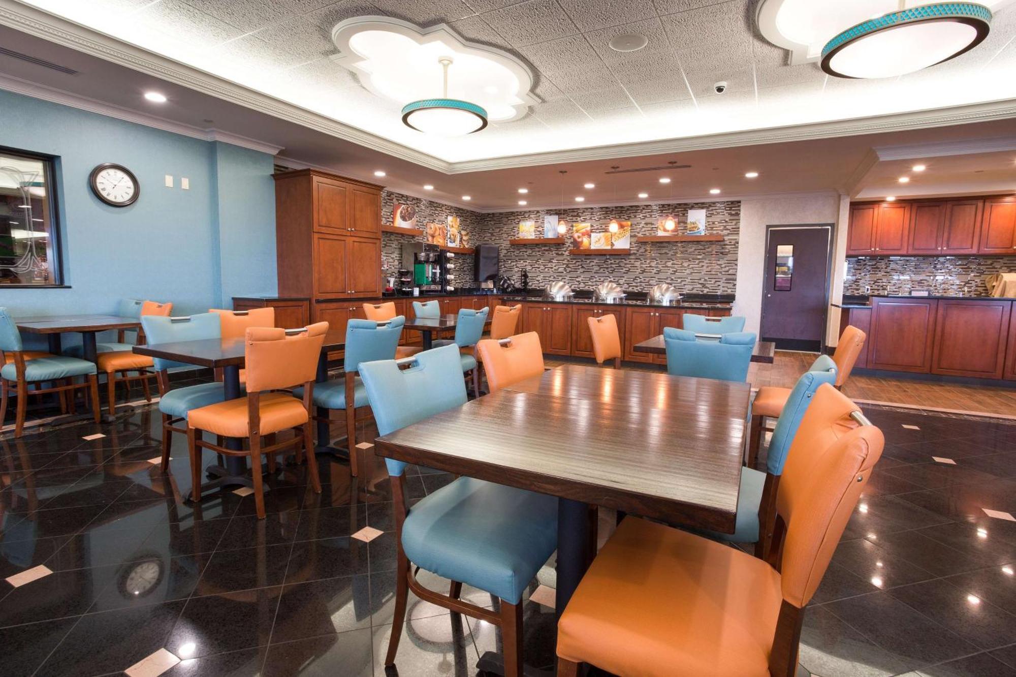 Drury Inn & Suites St. Louis Creve Coeur Exterior photo