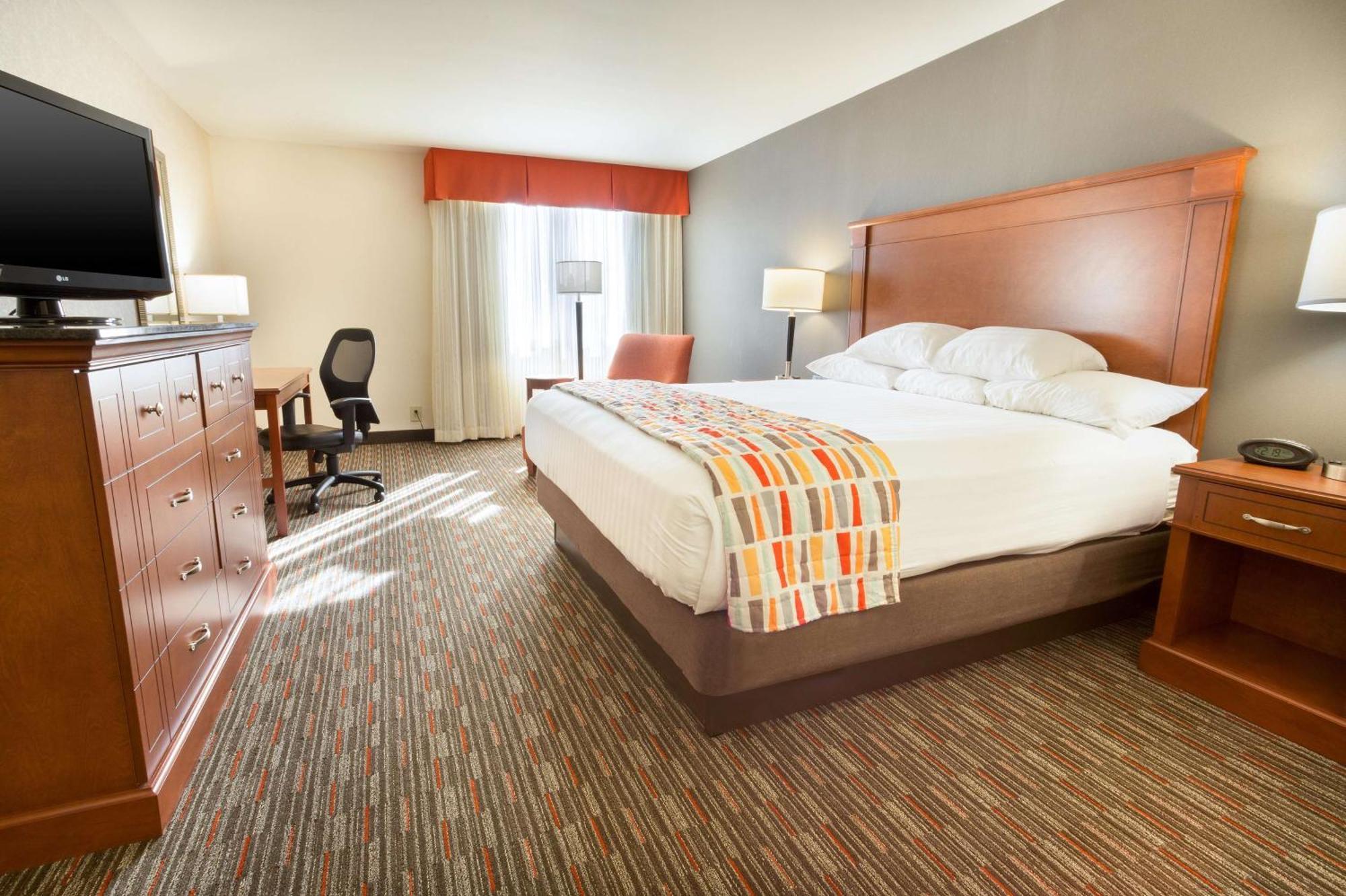 Drury Inn & Suites St. Louis Creve Coeur Exterior photo